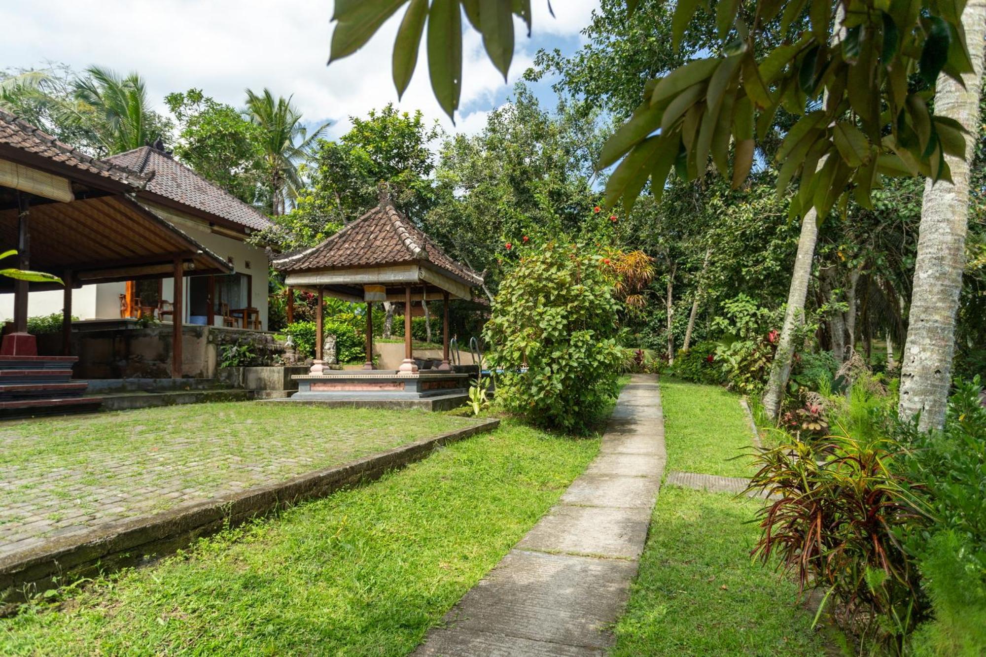 Pondok Hari Baik Balian Exterior photo
